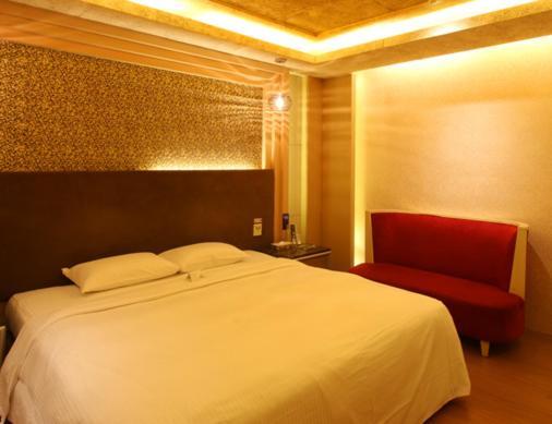 R7 Hotel Гаосюн Екстер'єр фото