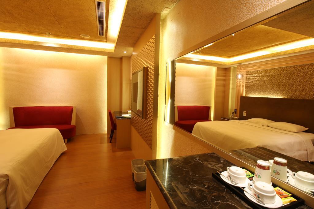 R7 Hotel Гаосюн Екстер'єр фото
