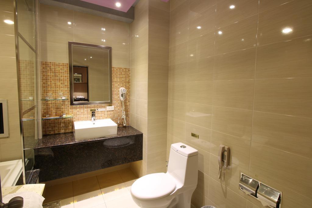 R7 Hotel Гаосюн Екстер'єр фото