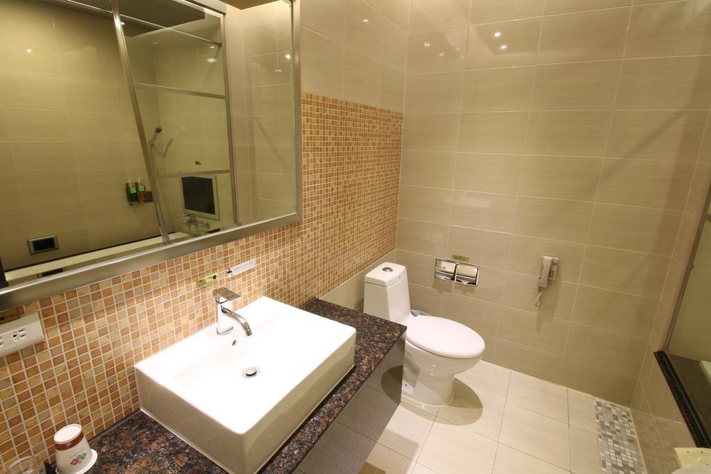 R7 Hotel Гаосюн Екстер'єр фото