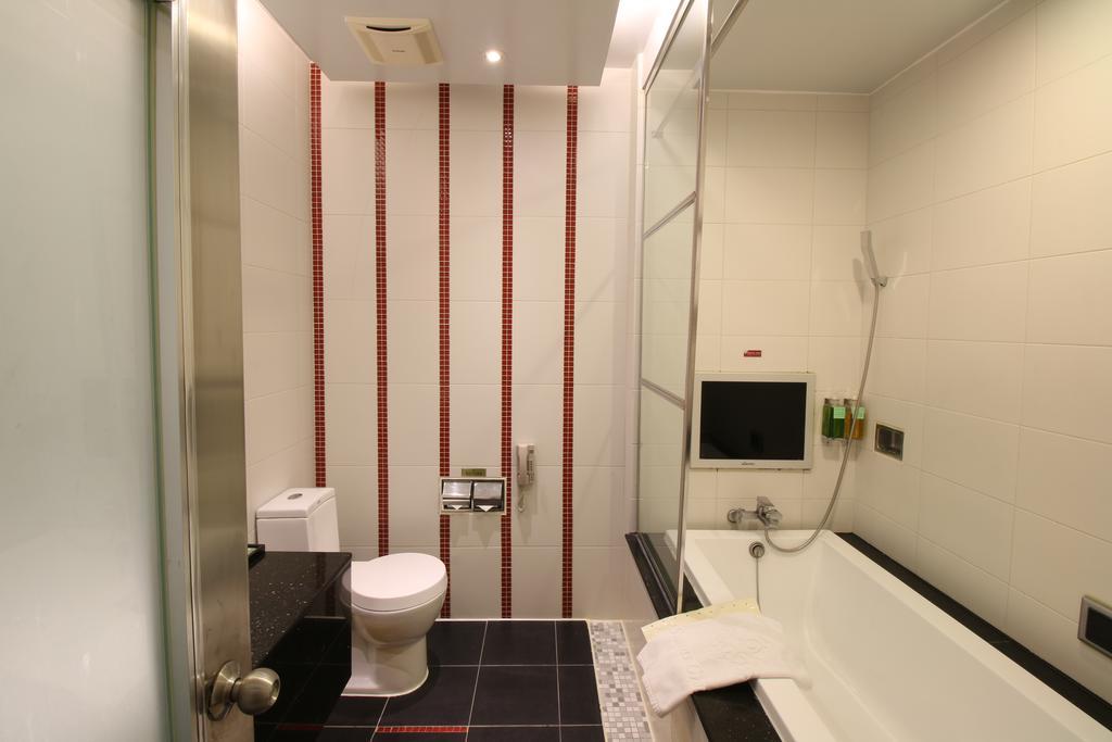 R7 Hotel Гаосюн Екстер'єр фото