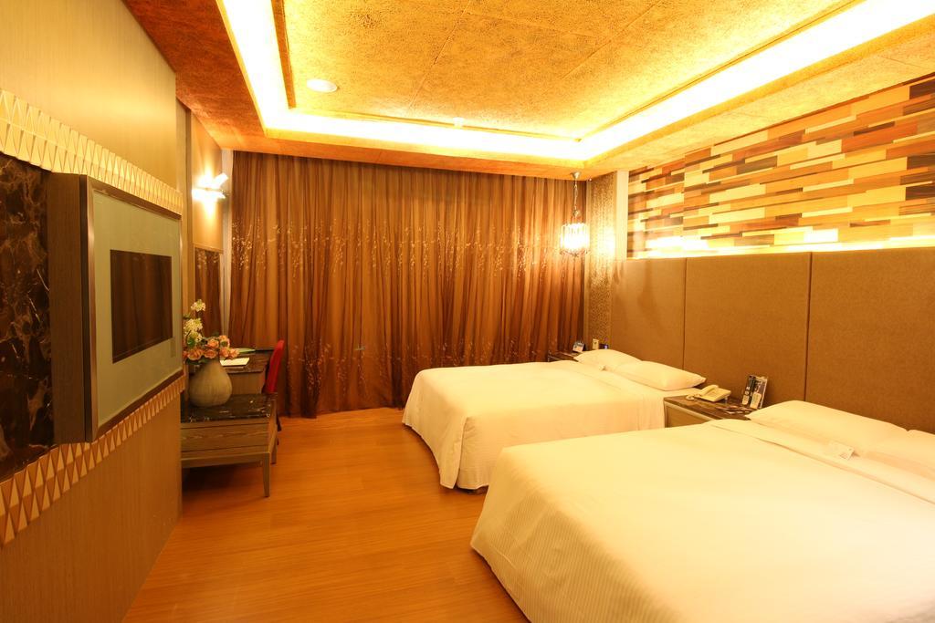 R7 Hotel Гаосюн Екстер'єр фото