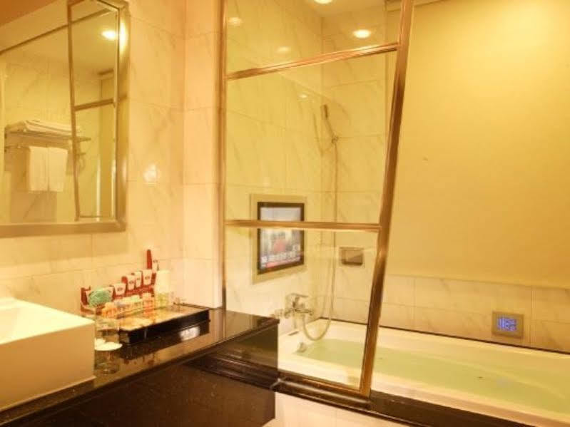 R7 Hotel Гаосюн Екстер'єр фото