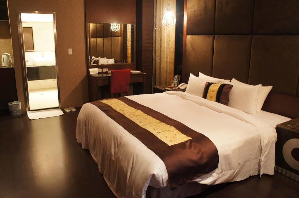 R7 Hotel Гаосюн Екстер'єр фото