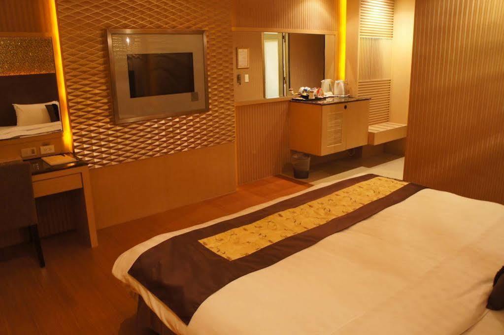 R7 Hotel Гаосюн Екстер'єр фото