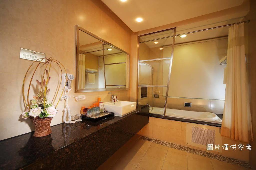 R7 Hotel Гаосюн Екстер'єр фото